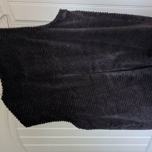 Vest - Picture 5 of 5